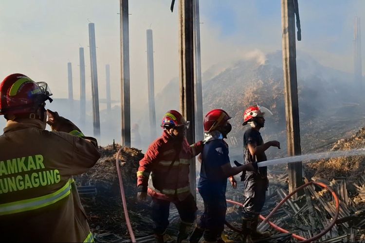 Pabrik Gula Tradisional di Tulungagung Terbakar, Kerugian Rp 200 Juta