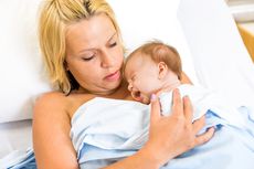 4 Manfaat Metode Kangaroo Mother Care untuk Bayi Baru Lahir