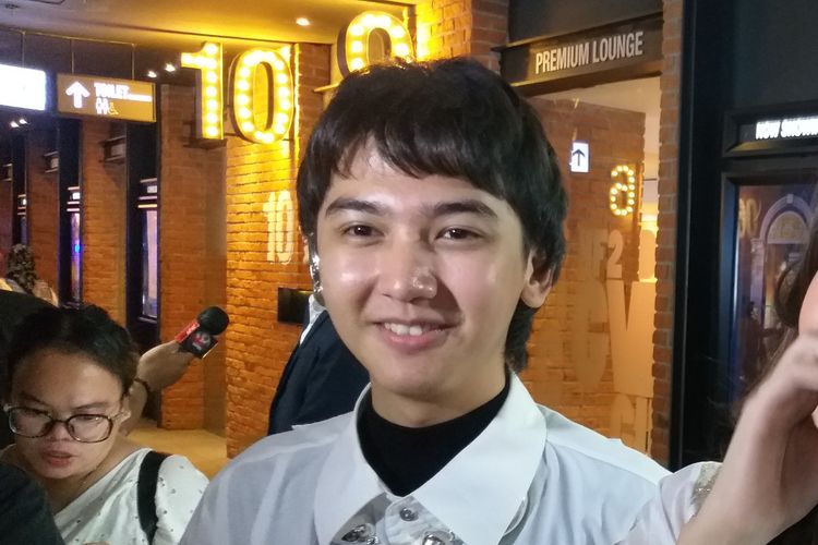 Aktor Ari Irham saat jumpa pers usai press screening serial web Bidadari Bermata Bening di bioskop kawasan Thamrin, Jakarta Pusat, Kamis (30/3/2023).