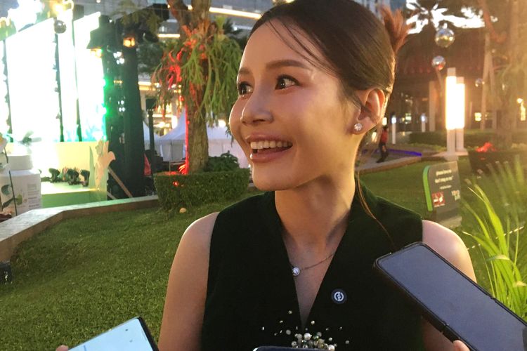 Uung Victoria Finky, founder Mom Uung, membagikan sejumlah tips bagi para ibu menyusui yang akan melakukan masa peralihan dari DBF ke pumping, dalam talkshow Mom Uung Breastfeeding Fest 2025, di Central Park, Jakarta, Jumat (1/8/2025).