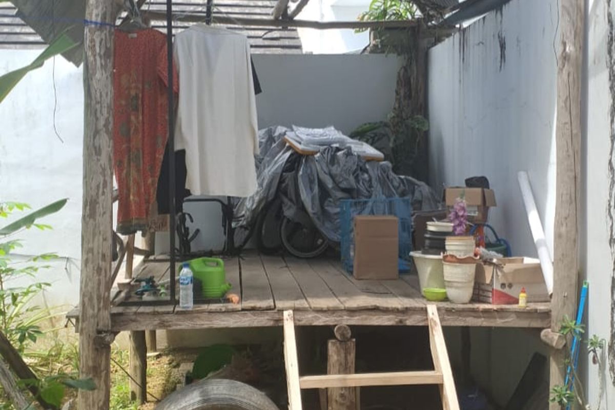 Gazebo untuk melengkapi pemanfaatan lahan belakang rumah di perumahan Citraland, Pangkalpinang, Bangka Belitung, Sabtu (4/11/2023).