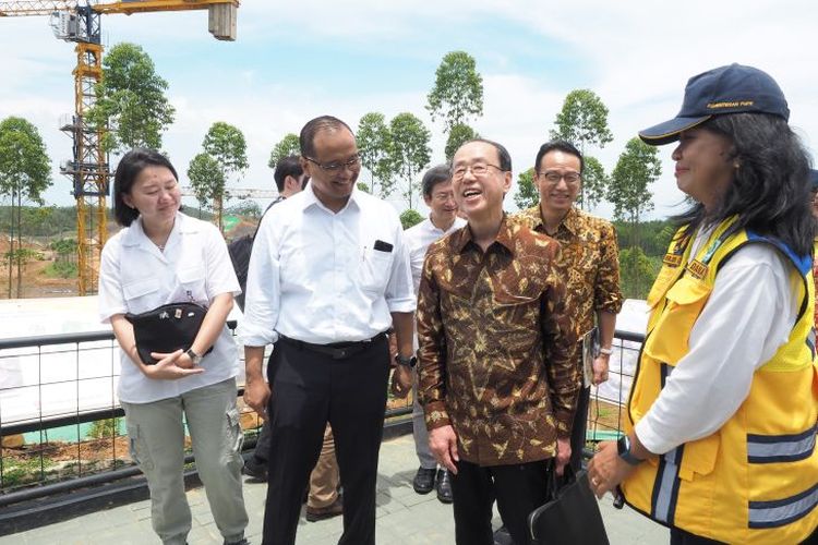 Former adviser to the Prime Minister of Japan, Hiroto Izumi, visits the construction of the Indonesian Nusantara National Capital (IKN) in Sepaku, Penajam Paser Utara, East Kalimantan on Apri1 1, 2023. 