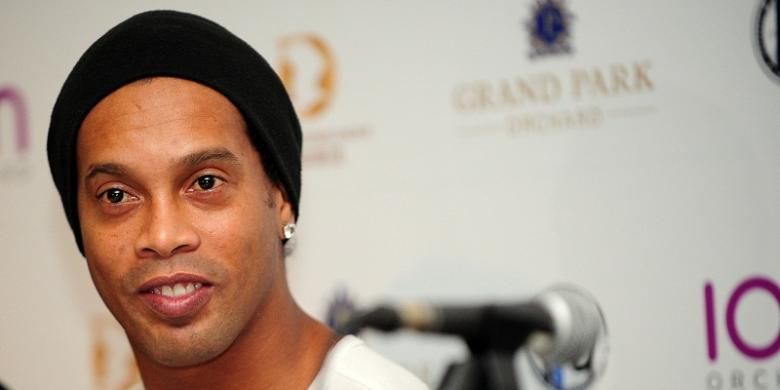 Eks pemain Barcelona dan AC Milan, Ronaldinho.