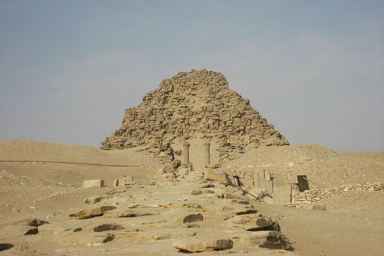 Piramida Sahure, Mesir kuno. Ahli menemukan ruang tersembunyi di dalam piramida Mesir kuno ini.