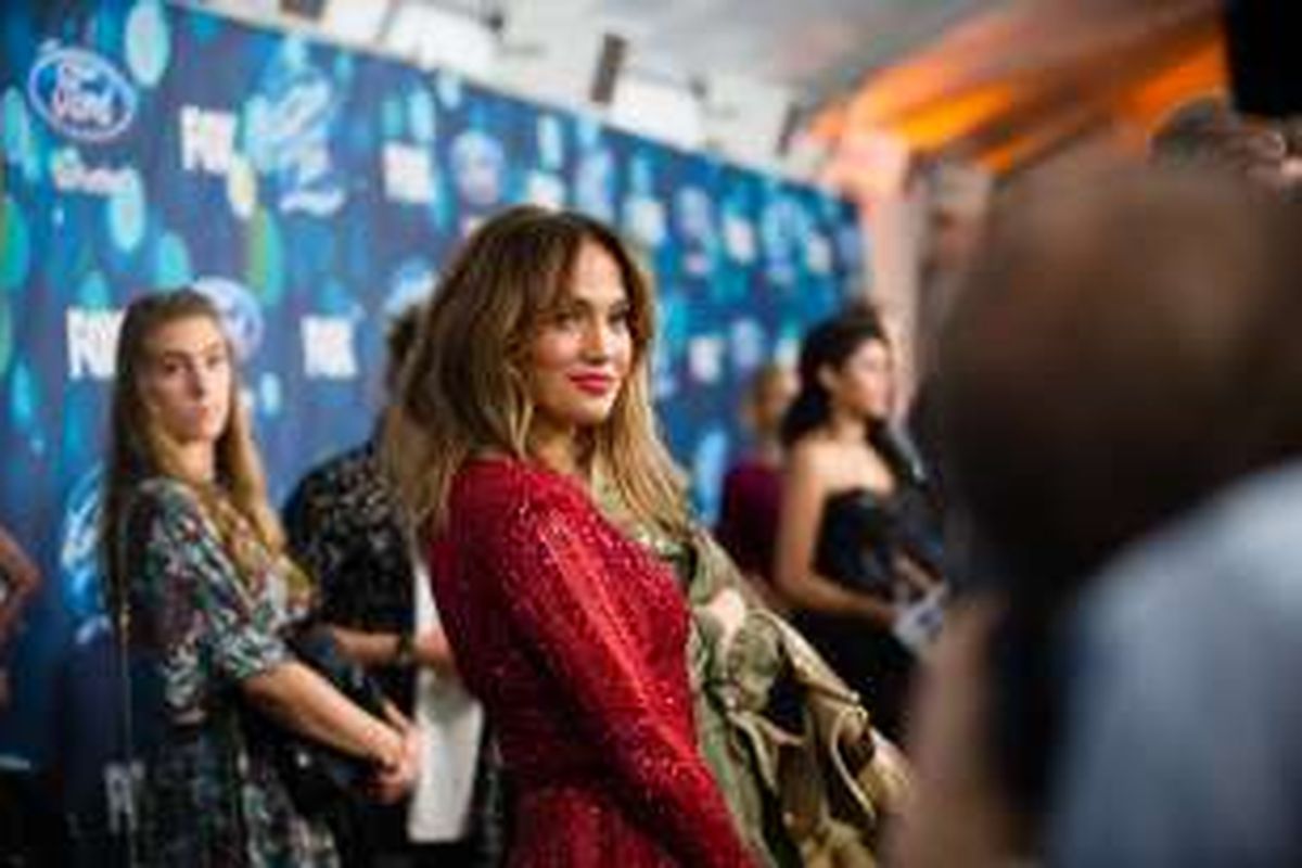 Aktris dan penyanyi Jennifer Lopez menghadiri acara Meet Fox's: American Idol XV Finalist di The London Hotel, West Hollywood, California, Kamis (25/2/2016). Lopez merupakan salah satu juri American Idol.