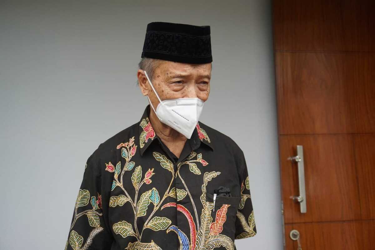 Mantan Ketua Umum PP Muhammadiyah Buya Syafii Maarif menanggapi terkait munculnya baliho-baliho berbau kampanye ditengah situasi sulit akibat pandemi. Buya Syafii berharap politisi maupun partai politik untuk menahan diri dahulu.