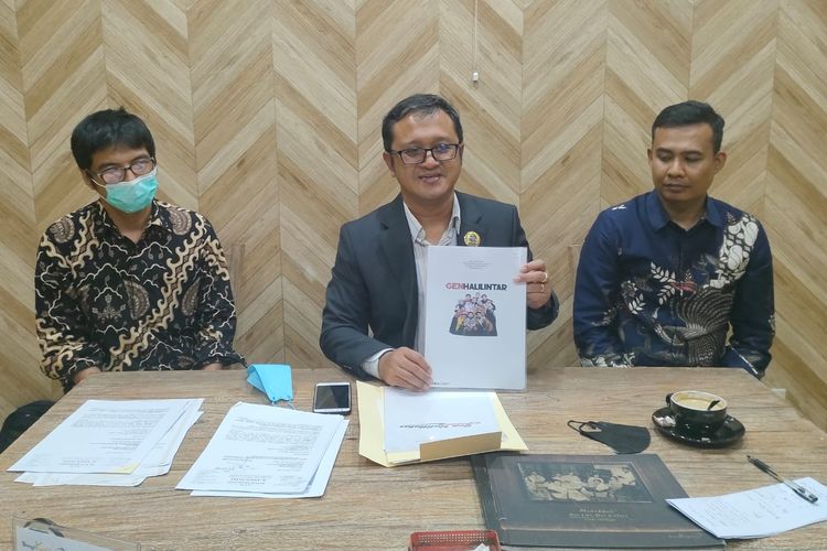 Kuasa hukum keluarga Atta Halilintar dalam konferensi pers di kawasan Pasar Minggu, Jakarta Selatan, Kamis (15/12/2022). 
