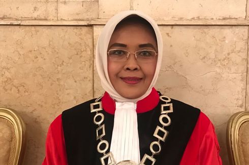 Presiden Saksikan Pengambilan Sumpah Jabatan Hakim MK Pengganti Farida