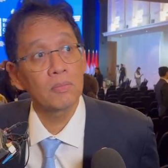 Menteri Keuangan (Menkeu) Purbaya Yudhi Sadewa kepada awak media usai forum Indonesia Economic Outlook (IEO) di Wisma Danantara, Jumat (13/2/2026)