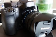 Di Bali, Samsung Usung Mirrorless Retro