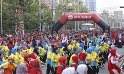 Ribuan Orang Senam Poco-Poco Pecahkan Rekor MURI di Kota Semarang