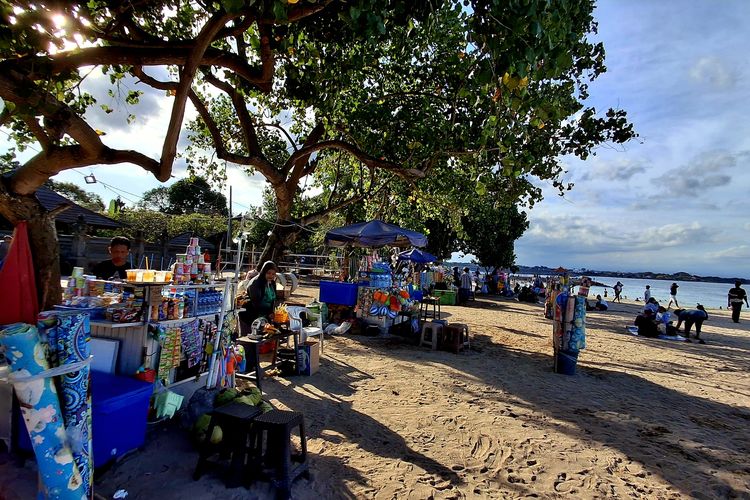 Suasana di Pantai Bangsal, Sanur, Kecamatan Denpasar Selatan, Kota Denpasar, Bali, pada Rabu (23/4/2025). KOMPAS.COM/ Yohanes Valdi Seriang Ginta 