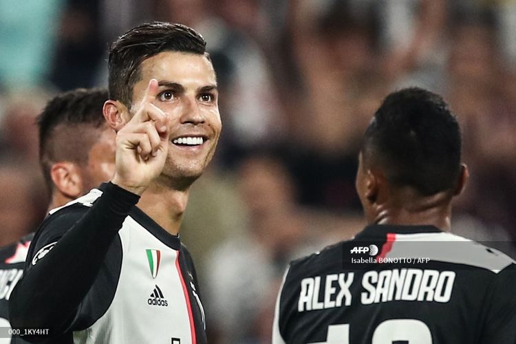 Penyerang asal Portugal, Cristiano Ronaldo, melakukan selebrasi usai mencetak gol pada laga Juventus vs Leverkusen, di Allianz Stadium, Selasa (1/10/2019) waktu setempat.