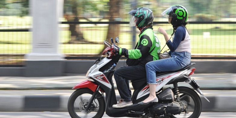 Ilustrasi ojek online (ojol). Pemerintah akan keluarkan Peraturan Presiden (Perpres) ojol. Perpres Ojol.