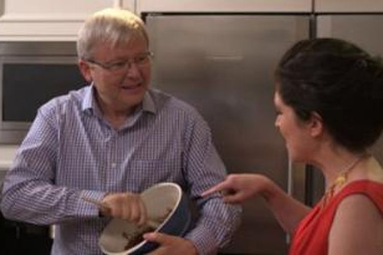 PM Australia Kevin Rudd tampil dalam acara masak memasak di stasiun televisi ABC. Dalam acara ini Rudd bersama pembawa acara Anabel Crabb membahas berbagai isu politik sambil memasak kue coklat.