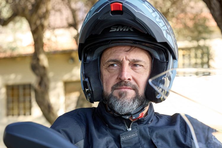 Foto : Pilihan Helm Full Face yang Nyaman untuk Touring Halaman 3