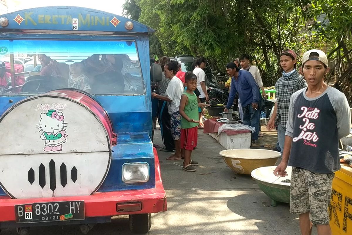 Emak-Emak dari Jakarta Barat Sampai Sewa Odong-odong Untuk Belanja Ikan di Pasar Kaget Muara Karang