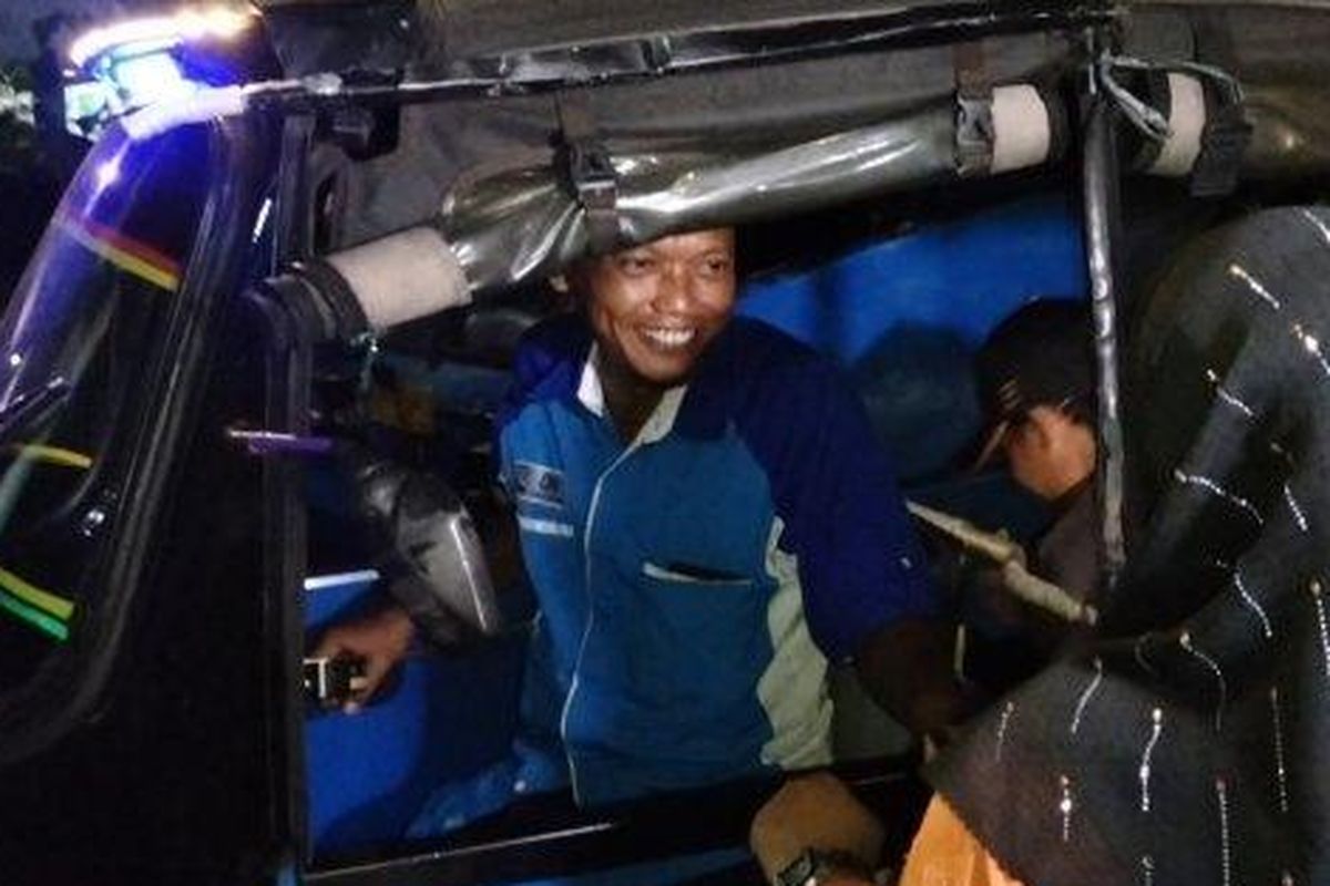 Kisah unik ini berasal dari sejumlah warga Ancol, Pademangan, Jakarta Utara yang lebih memilih mudik ke Pemalang, Jawa Tengah mengendarai bajaj.
