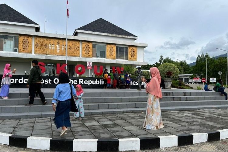 Pos Lintas Batas Negara (PLBN) Skouw Kota Jayapura.