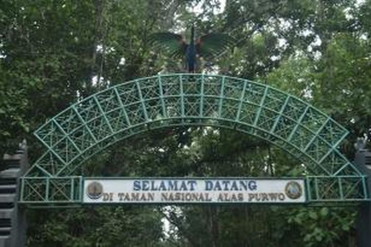 Gapura Taman Nasional Alas Purwo, Banyuwangi, Jawa Timur.