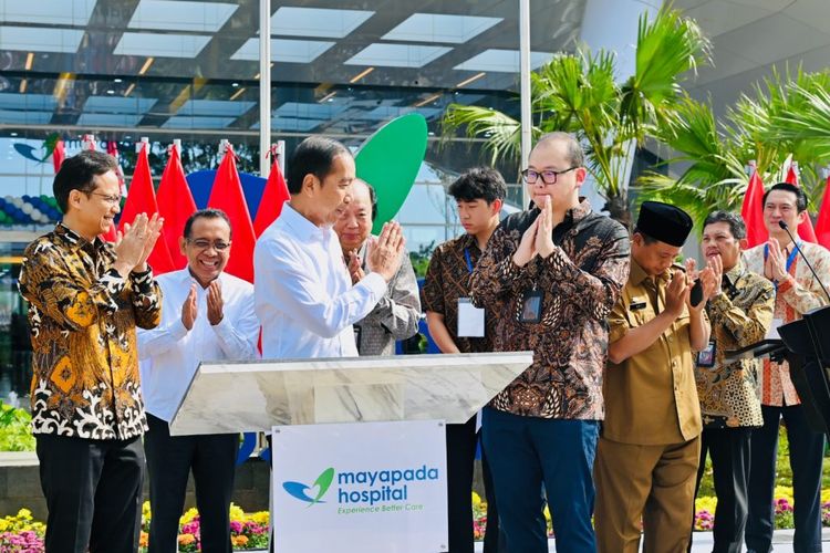 Presiden Jokowi saat meresmikan Mayapada Hospital Bandung di Jalan Terusan Buah Batu No. 5, Kota Bandung, Jawa Barat, Senin (06/03/2023).