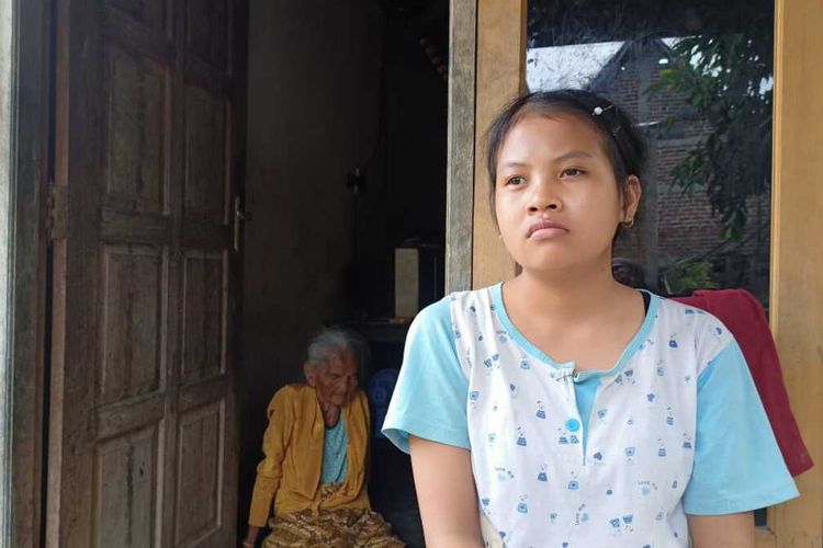 Inilah Siti Sulikah (22), tenaga kerja wanita asal Desa Nglanduk, Kecamatan Wungu, Kabupaten Madiun, Jawa Timur.Perempuan berusia 22 tahun harus menderita jadi korban kekerasan selama bekerja satu tahun lebih asisten rumah tangga di Malaysia.