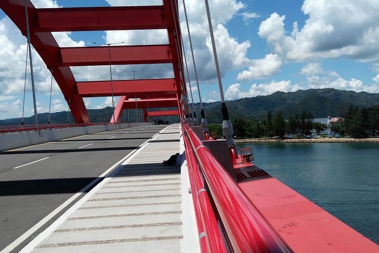 Jembatan Holtekamp, Jayapura, Papua.