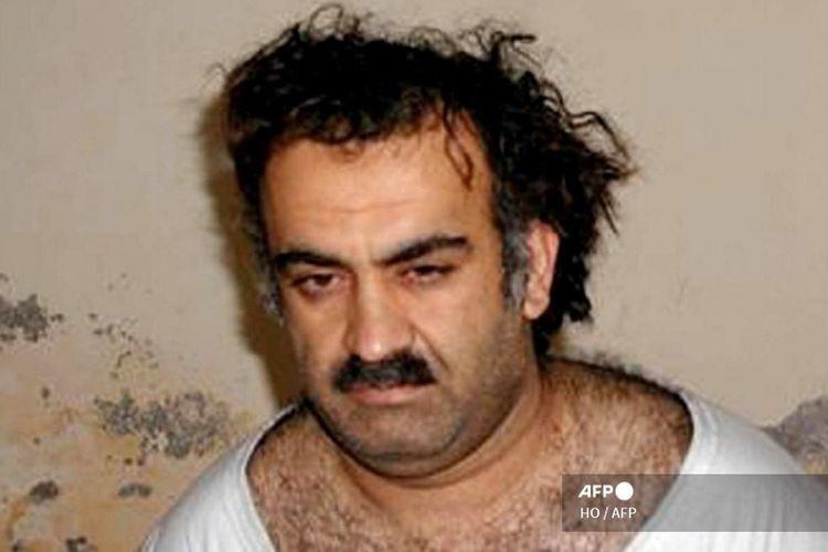 Pentagon mengonfirmasi tertuduh dalang 9/11, Khalid Sheikh Mohammed termasuk dalam narapidana yang akan menerima vaksin Covid-19 di Teluk Guantanamo.