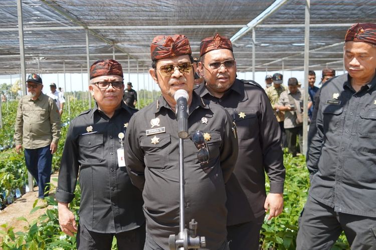 Menteri Pertanian (Mentan) Syahrul Yasin Limpo (SYL) meresmikan Nurseri Modern Tanaman Perkebunan di Gekbrong, Kabupaten Cianjur, Jawa Barat (Jabar), untuk mendukung pengembangan kawasan perkebunan nasional.