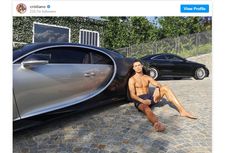 Cristiano Ronaldo Pamer Otot Perut dan Bugatti Miliknya 