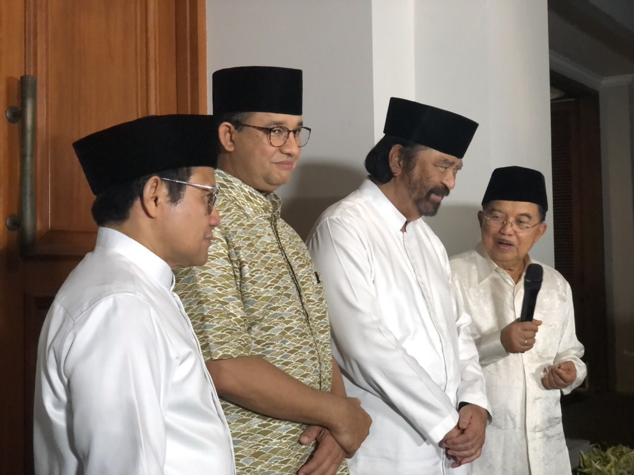 Jelang Pengumuman KPU, Anies-Muhaimin dan Surya Paloh Buka Bersama di Rumah JK