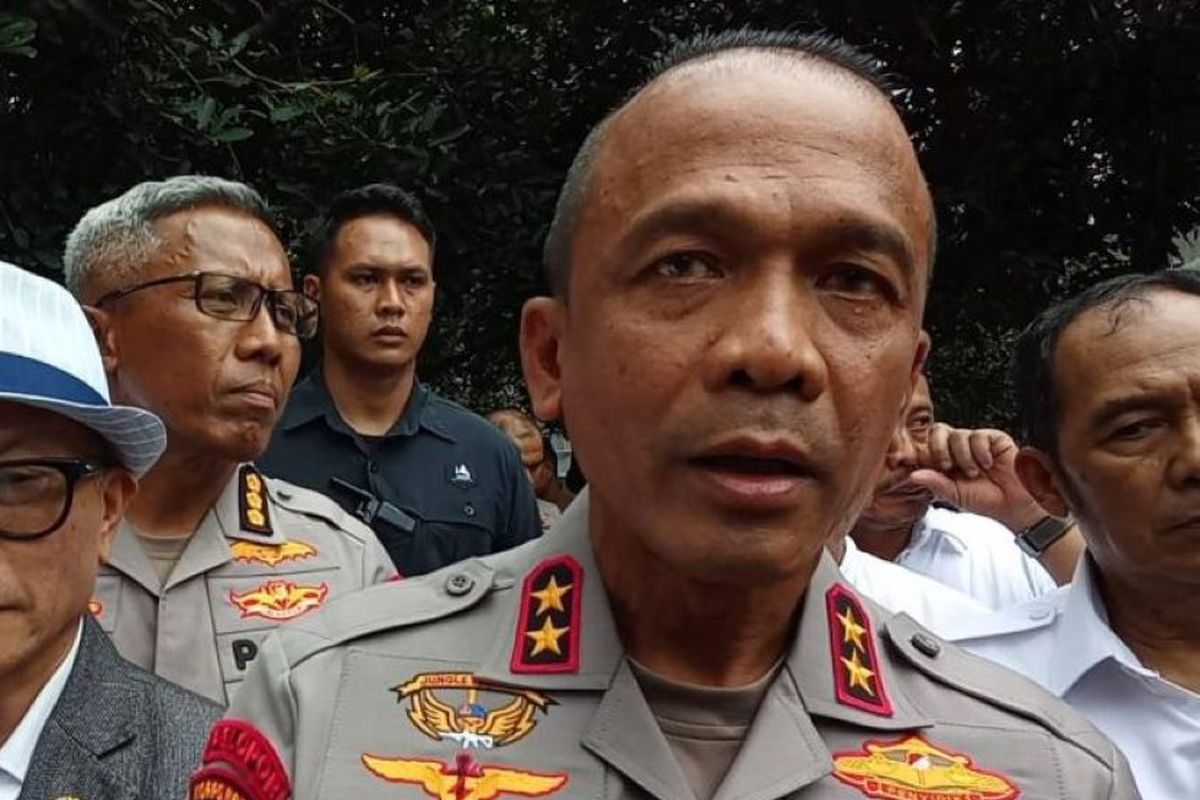 Kapolda Jabar Irjen Rudi Setiawan memberikan keterangan di Gedung Pakuan Bandung, Jumat (16/5/2025). ANTARA/Ricky Prayoga.