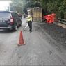 Sopir Diduga Mengantuk, Truk Pasir Tabrak Pembatas Jalan dan Terguling di Jalan S Parman