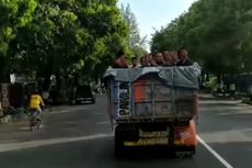 Viral Video Belasan Remaja Mandi Bareng di Bak Truk yang Berjalan, Sopirnya Perempuan