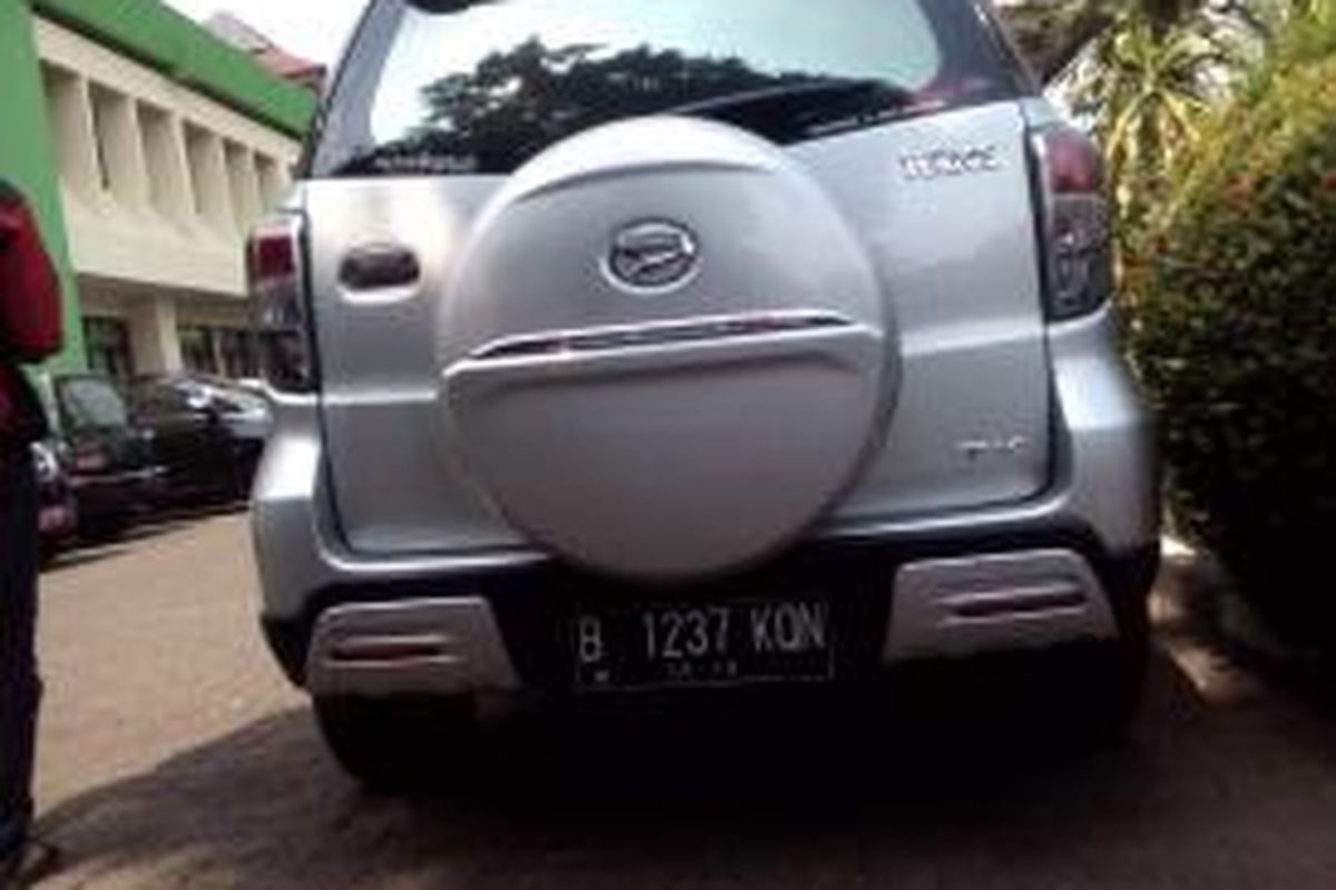 Mobil Terios yang diduga milik salah satu camat di Kota Bekasi.