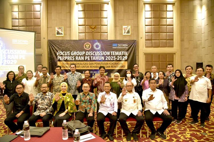 FGD Tematik Peraturan Presiden (Perpres) RAN PE Tahun 2025-2029 dengan tema ?Deradikalisasi dan Pemutusan Kekerasan (Disengagement) untuk Rehabilitasi dan Reintegrasi?, di Depok, Senin (29/7/2024). 