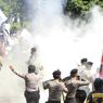Fakta Demo 11 April di DPR, Berujung Ricuh dan Pengeroyokan