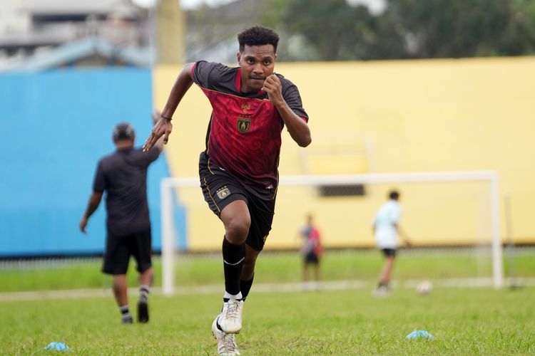 Persipura Pinjamkan Markus Madjar ke PSS Sleman Selama Semusim