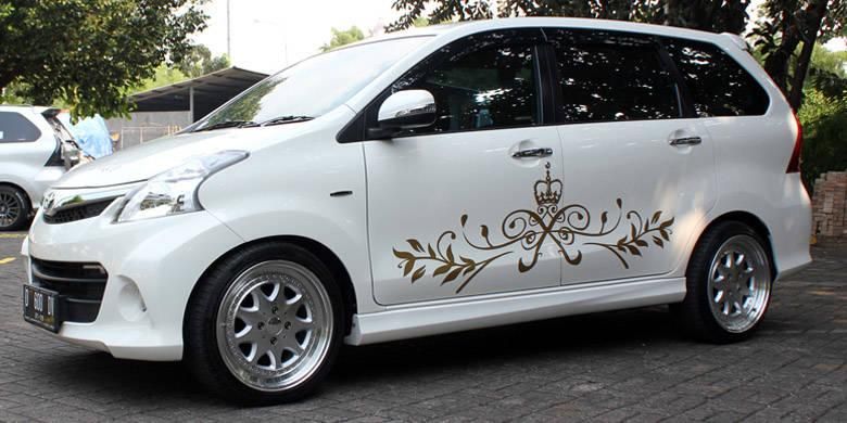 Lukisan Batik Bikin Avanza Jadi Elegan Dan Nasionalis