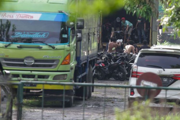 Sejauh ini, TNI AD menyatakan masih menyelidiki sejauh mana keterlibatan para prajurit dalam temuan 215 motor dan 49 mobil di gudang tersebut. Begitu pula terkait motif dan modus yang digunakan dalam kasus ini.