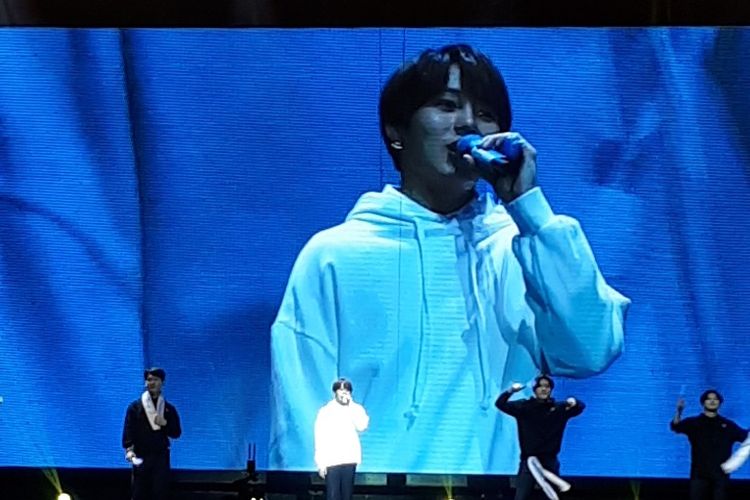 Bintang idola Ha Sungwoon tampil di acara fan meeting sebagai artis solo di The Kasablanka Hall, Kota Kasablanka, Jakarta Selatan, Sabtu (22/6/2019).