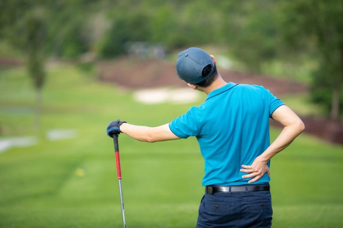 Ilustrasi cedera pada golfer. 