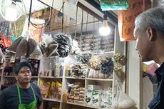 Kepada Ganjar, Pedagang di Pasar Jatiasih Curhat Harga Kebutuhan Pokok Sering Naik