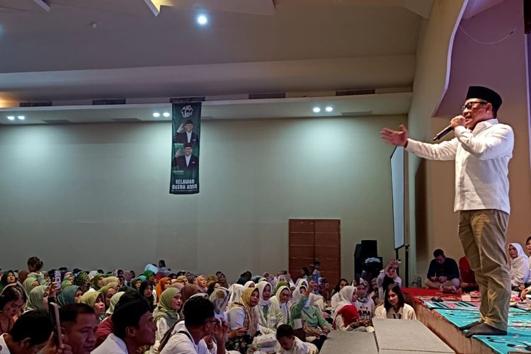 Calon wakil presiden (cawapres) nomor urut 1, Muhaimin Iskandar, saat menghadiri acara Silaturahmi dan Konsolidasi Relawan Anies Baswedan-Muhaimin Iskandar atau Amin di Kabupaten Badung, Bali, Jumat (26/1/2024).