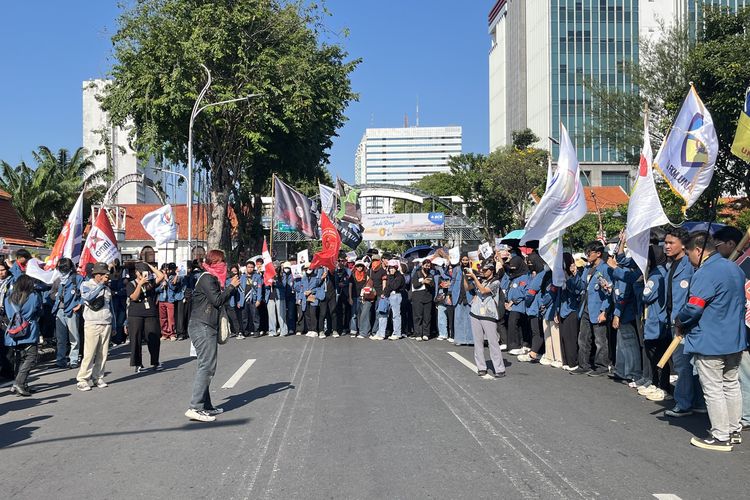 BEM Unair Tolak Temui Pejabat Saat Demo di Grahadi, Ini Alasannya