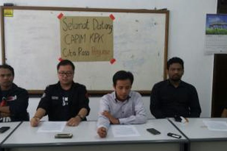 Koalisi Anti Korupsi Yogyakarta saat jumpa pers di Pukat UGM, Selasa (2/9/2015).