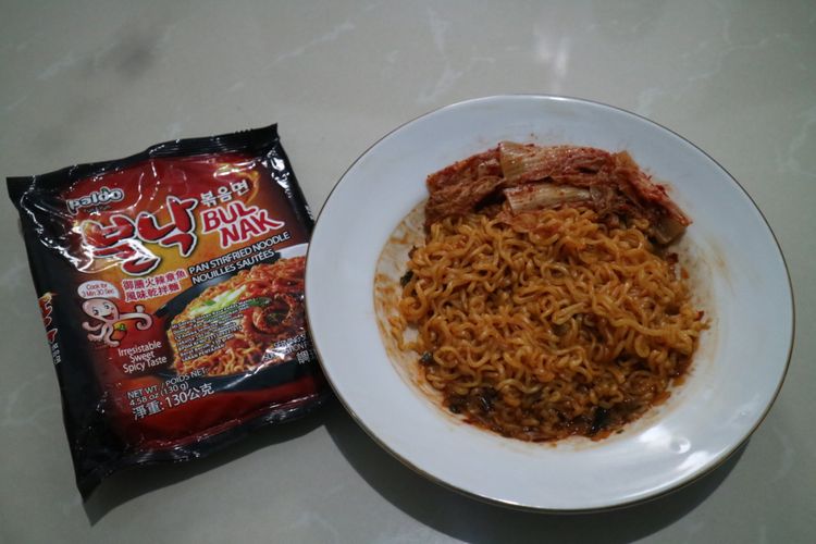 Mie instan asal Korea Selatan. Bulnak.