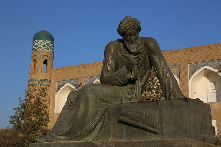 Patung Al Khawarizmi di Uzbekistan