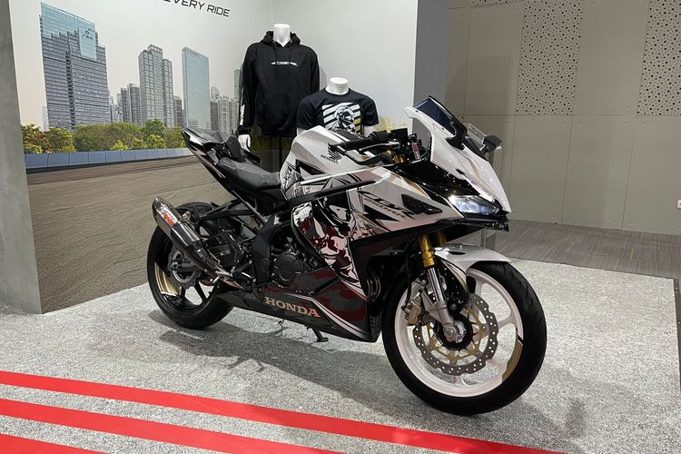 Modifikasi New Honda CBR250RR dengan konsep Street Sporty