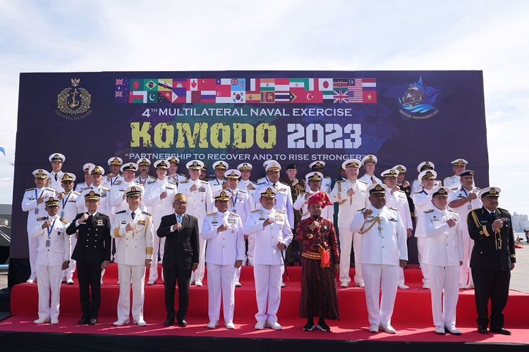 Pembukaan  Multilateral Naval Exercise Komodo (MNEK) 2023 di Makassar. 